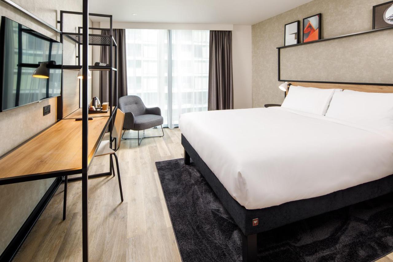 Hotel Ibis London Sutton Point Exterior foto